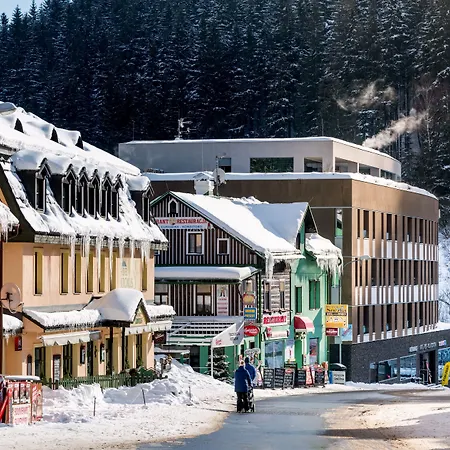 Hotel Pecr Well-2